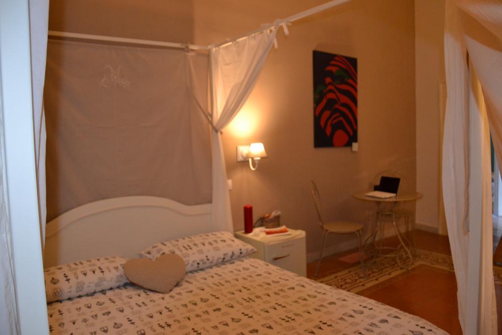 Napul'Art Bed & Breakfast เนเปิลส์ ห้อง รูปภาพ