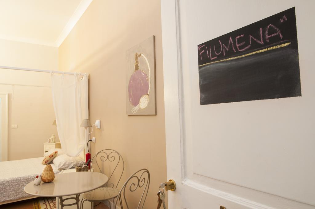 Napul'Art Bed & Breakfast เนเปิลส์ ห้อง รูปภาพ