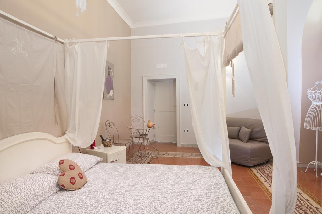 Napul'Art Bed & Breakfast เนเปิลส์ ภายนอก รูปภาพ