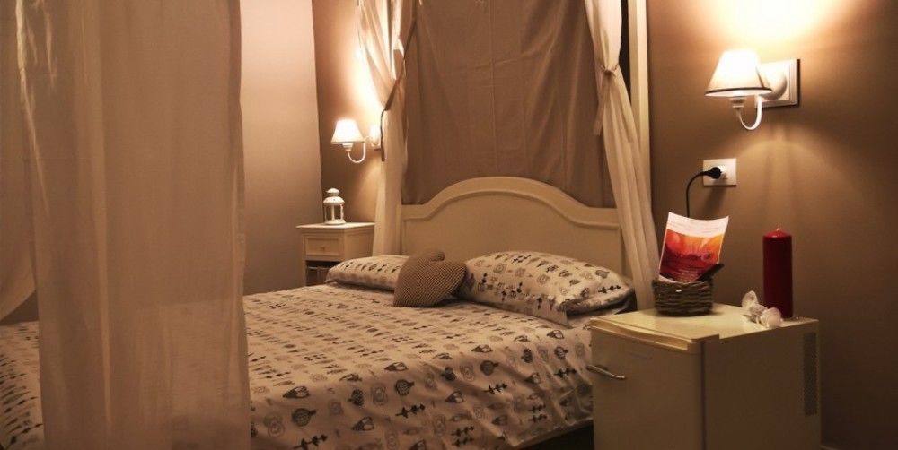 Napul'Art Bed & Breakfast เนเปิลส์ ภายนอก รูปภาพ
