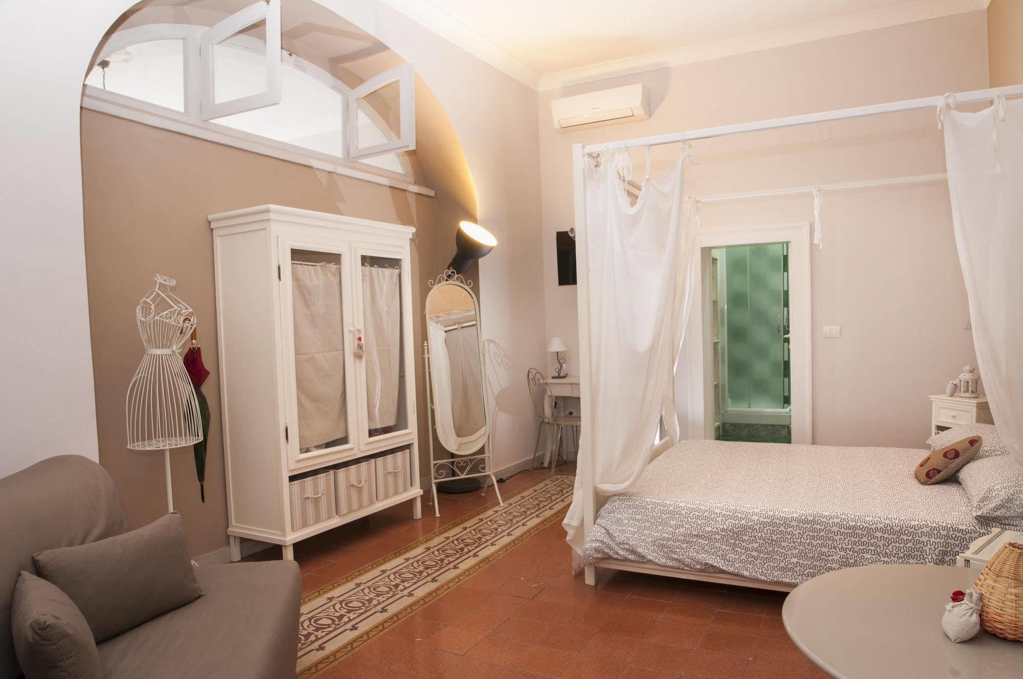 Napul'Art Bed & Breakfast เนเปิลส์ ภายนอก รูปภาพ