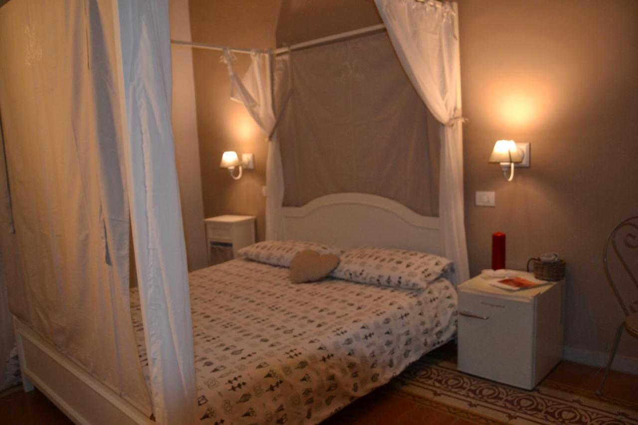 Napul'Art Bed & Breakfast เนเปิลส์ ภายนอก รูปภาพ